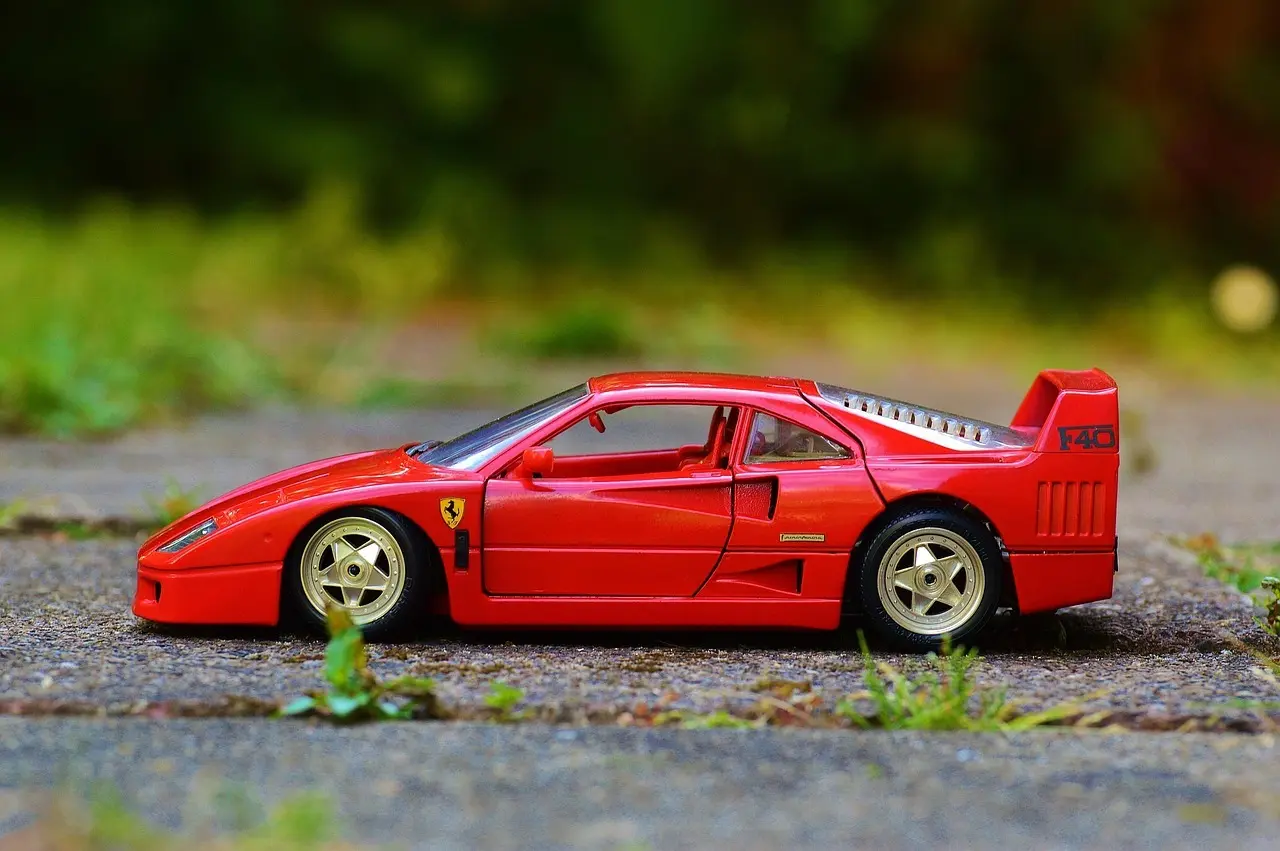 Rød modelbil Ferrari F40