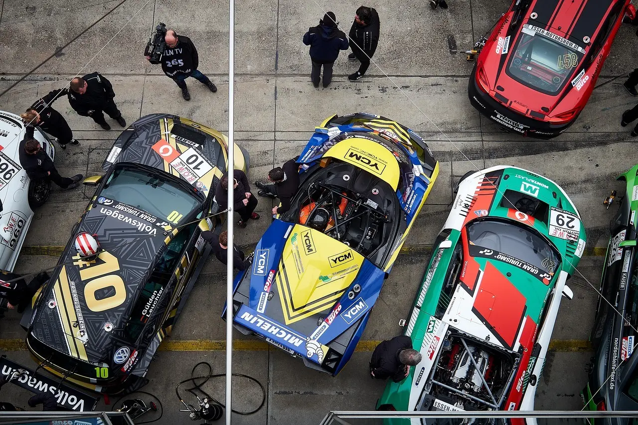 Pitcrew set ovenfra